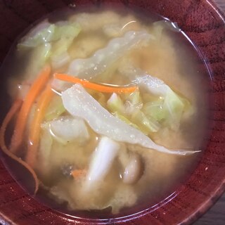 白菜にんじんのお味噌汁